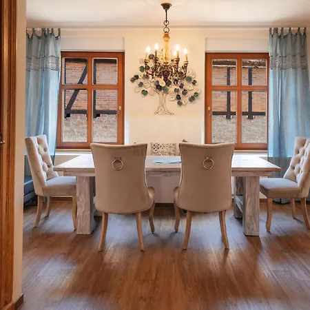 Traumhaftes Anwesen Mit Gutshaus Und Nebenhaus * Gutenswegen